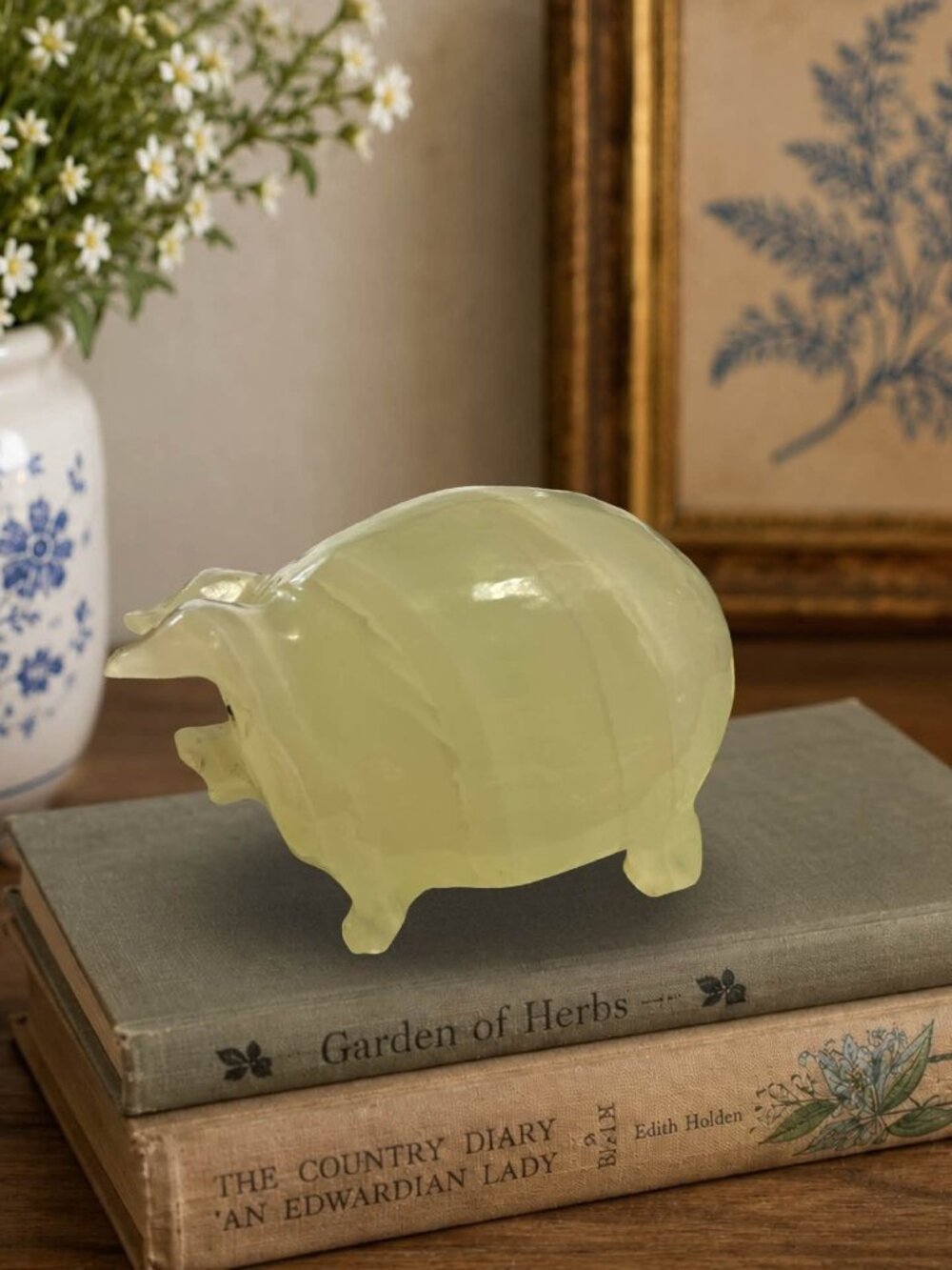 Vintage Carved Onyx Pig Figurine | Translucent Stone Animal Sculpture - Picture 4 of 7